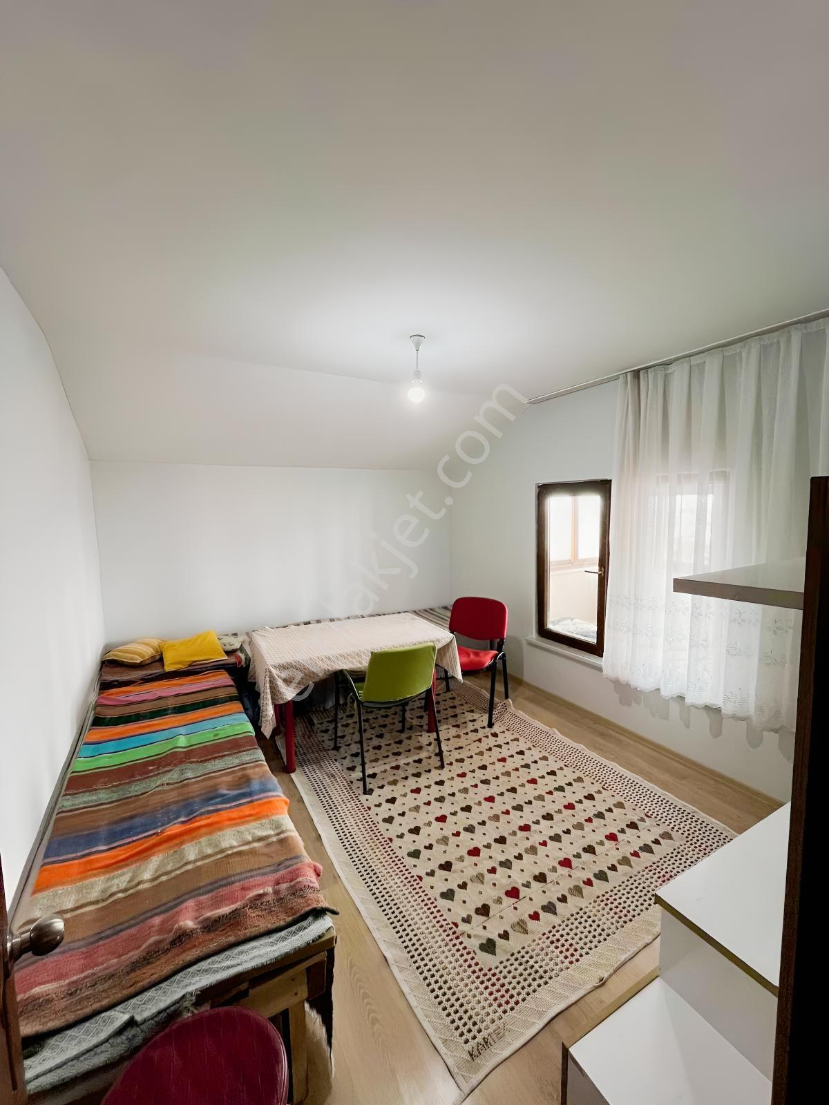 178 M² Arsa Üzerinde 6 Daire + 1 Dükkan Satılık Komple Bina — fotoğraf 18