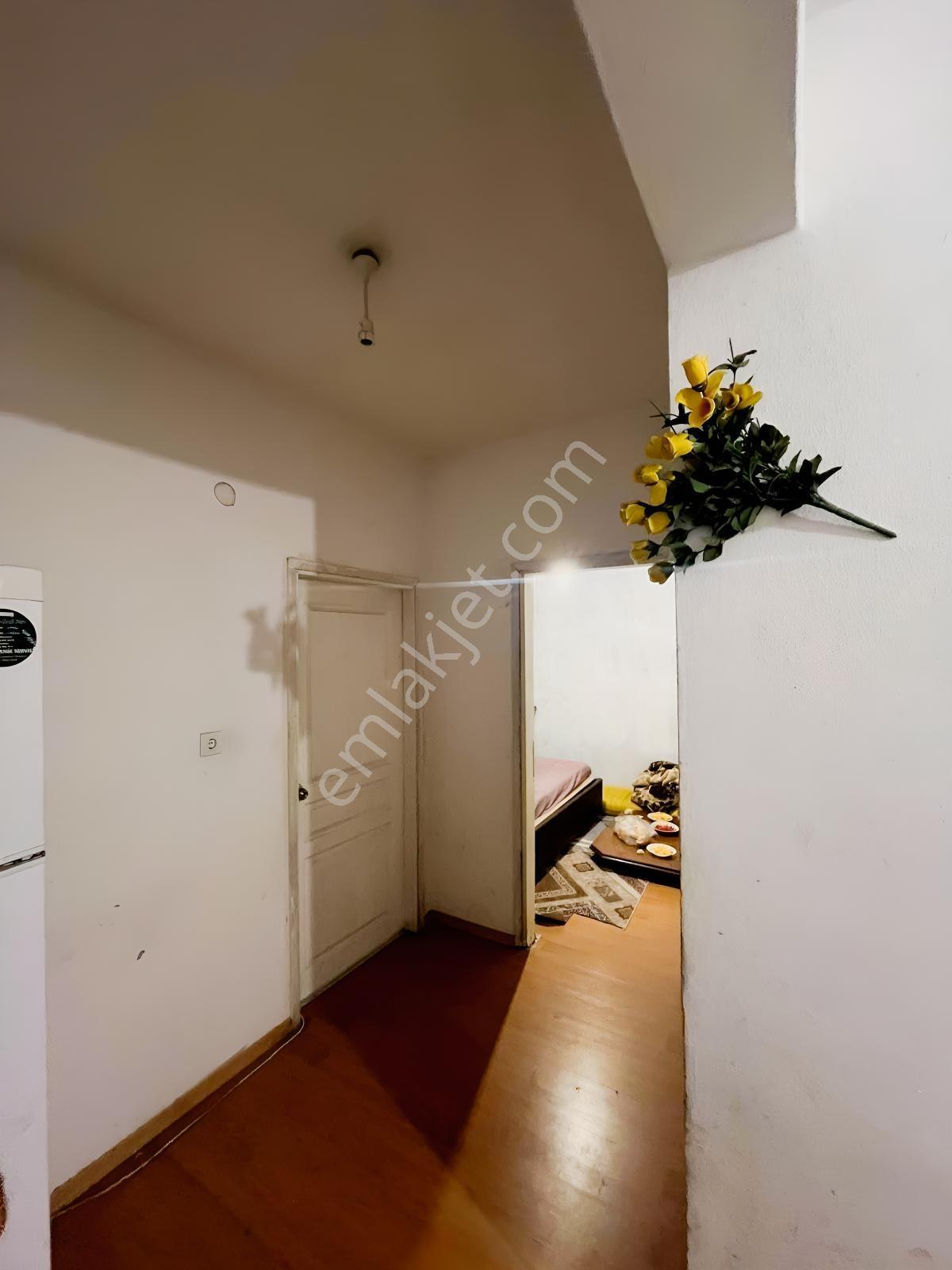 178 M² Arsa Üzerinde 6 Daire + 1 Dükkan Satılık Komple Bina — fotoğraf 20