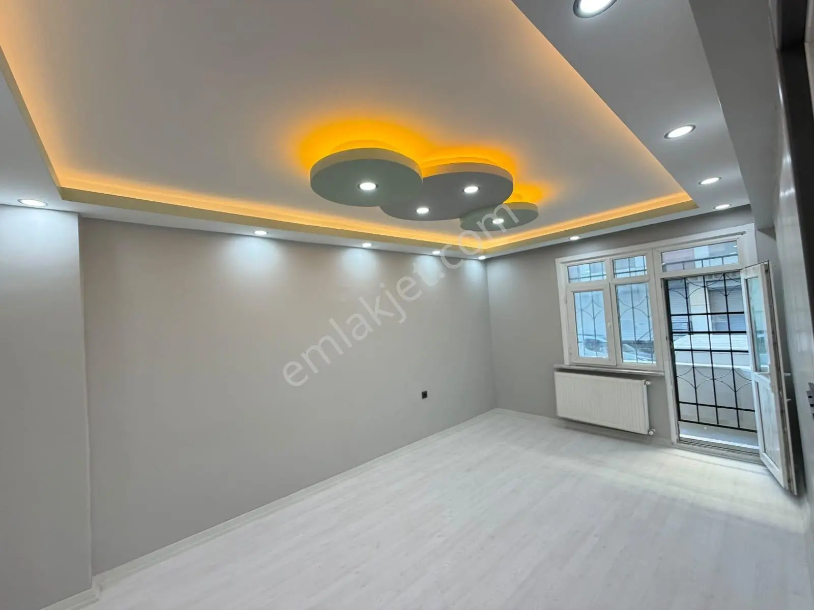 Zafer Yapıdan Satılık Yüksekgirişkat 2+1 80m2 2000yapı Krediye Uygun 50.yılmahde