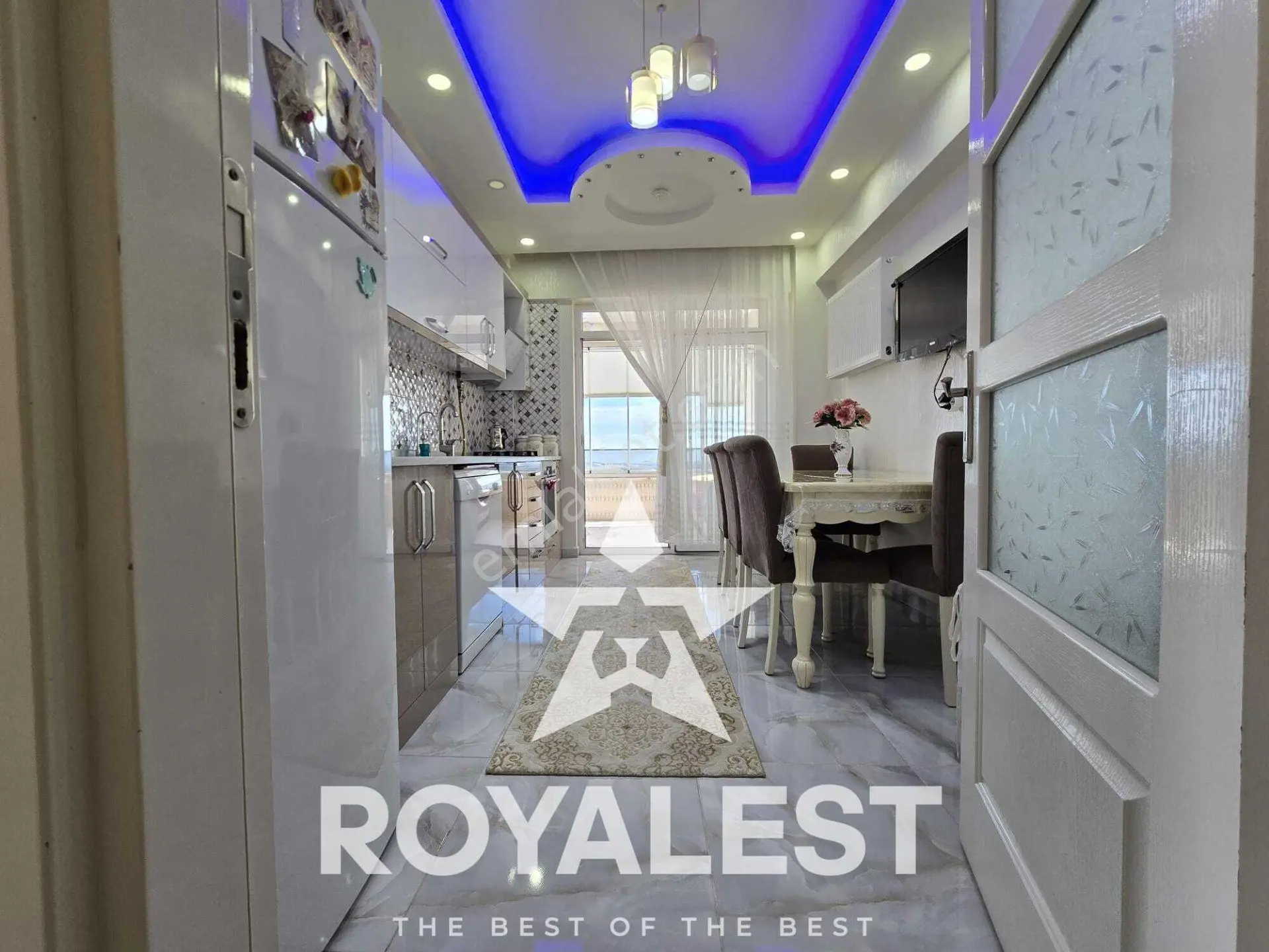 Royales'ten Cadde Üstü Site İçi Geniş Ve Ferah Full Bakımlı 2+1 — fotoğraf 5