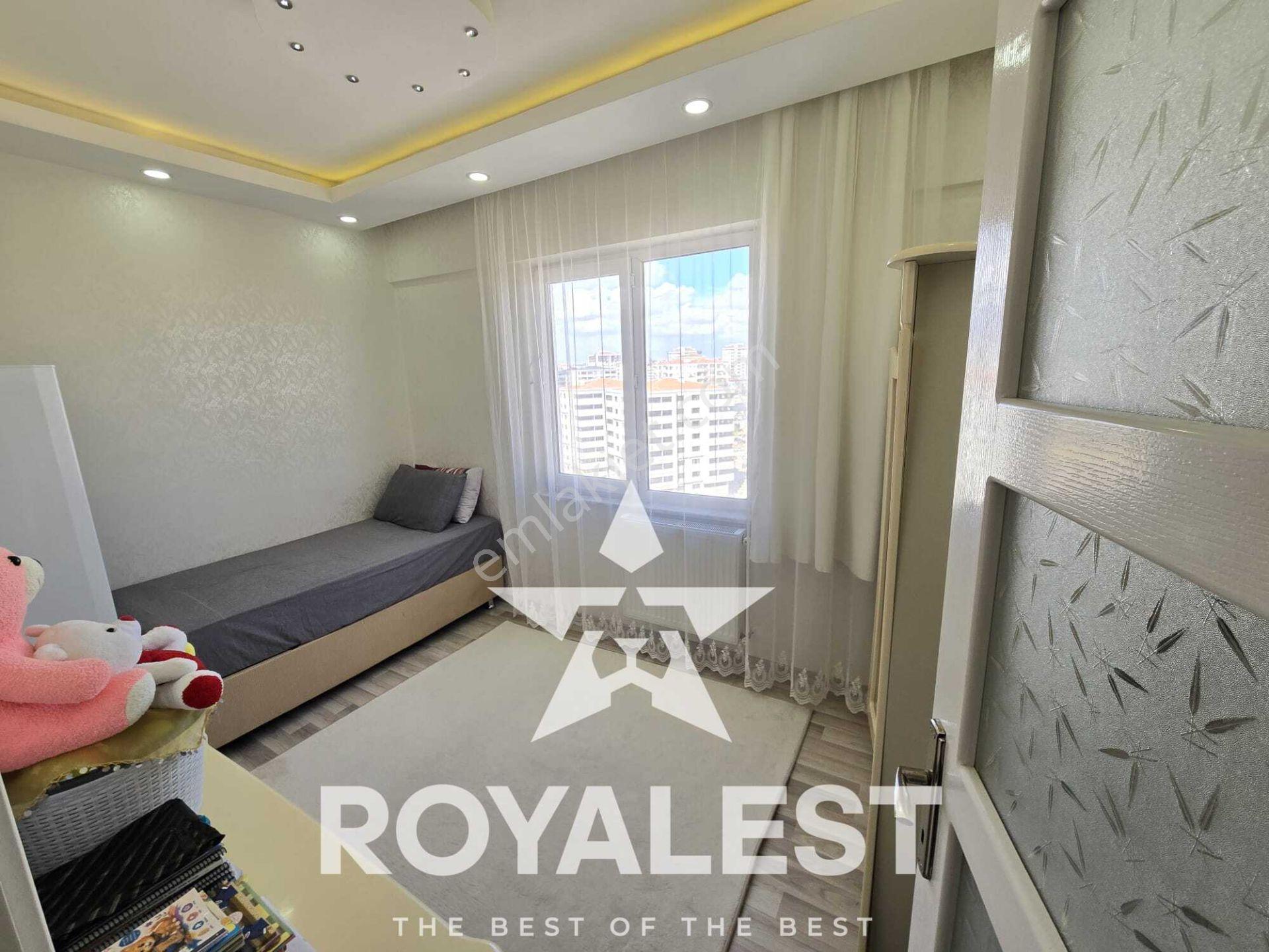 Royales'ten Cadde Üstü Site İçi Geniş Ve Ferah Full Bakımlı 2+1 — fotoğraf 12