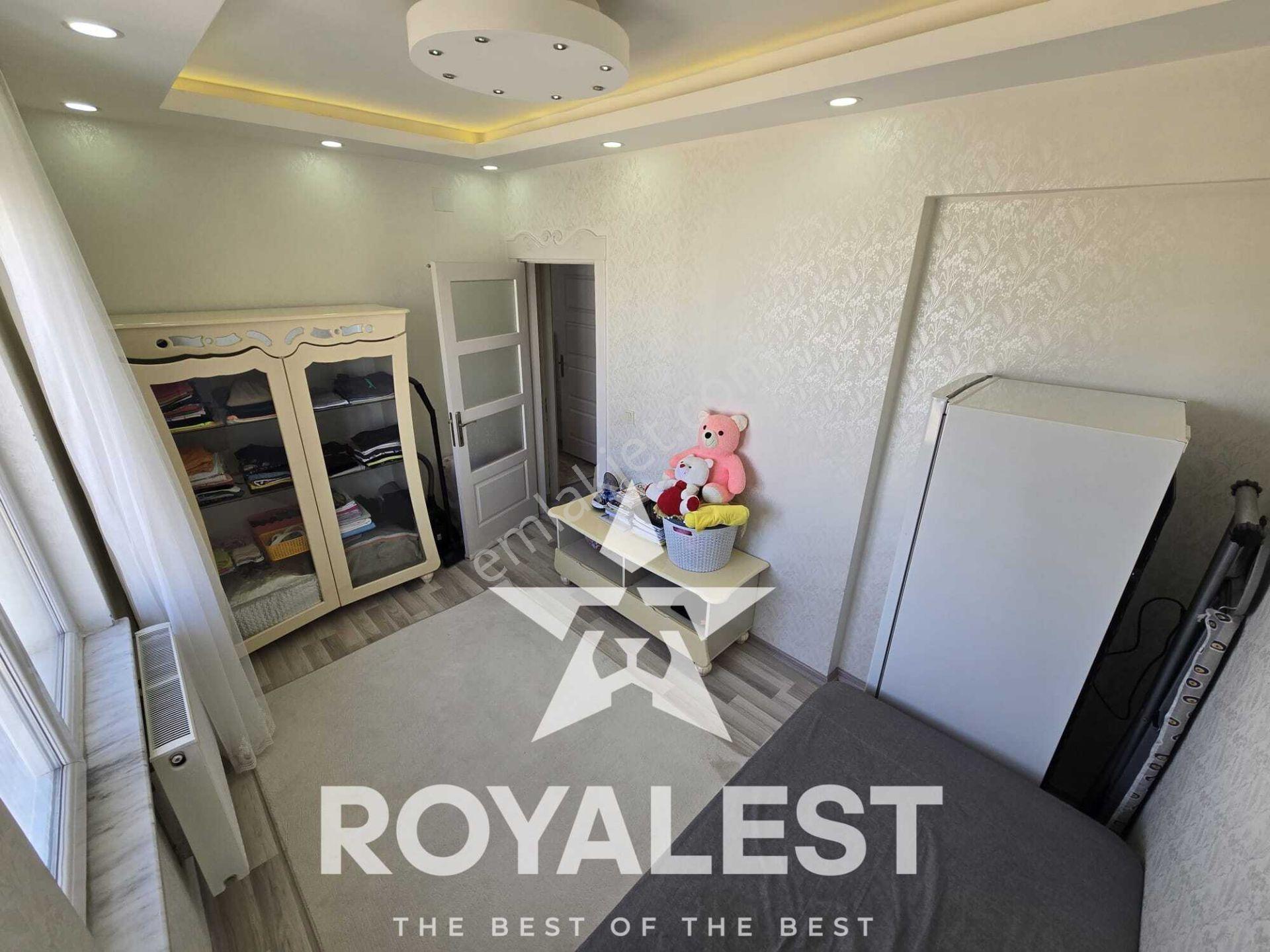 Royales'ten Cadde Üstü Site İçi Geniş Ve Ferah Full Bakımlı 2+1 — fotoğraf 13