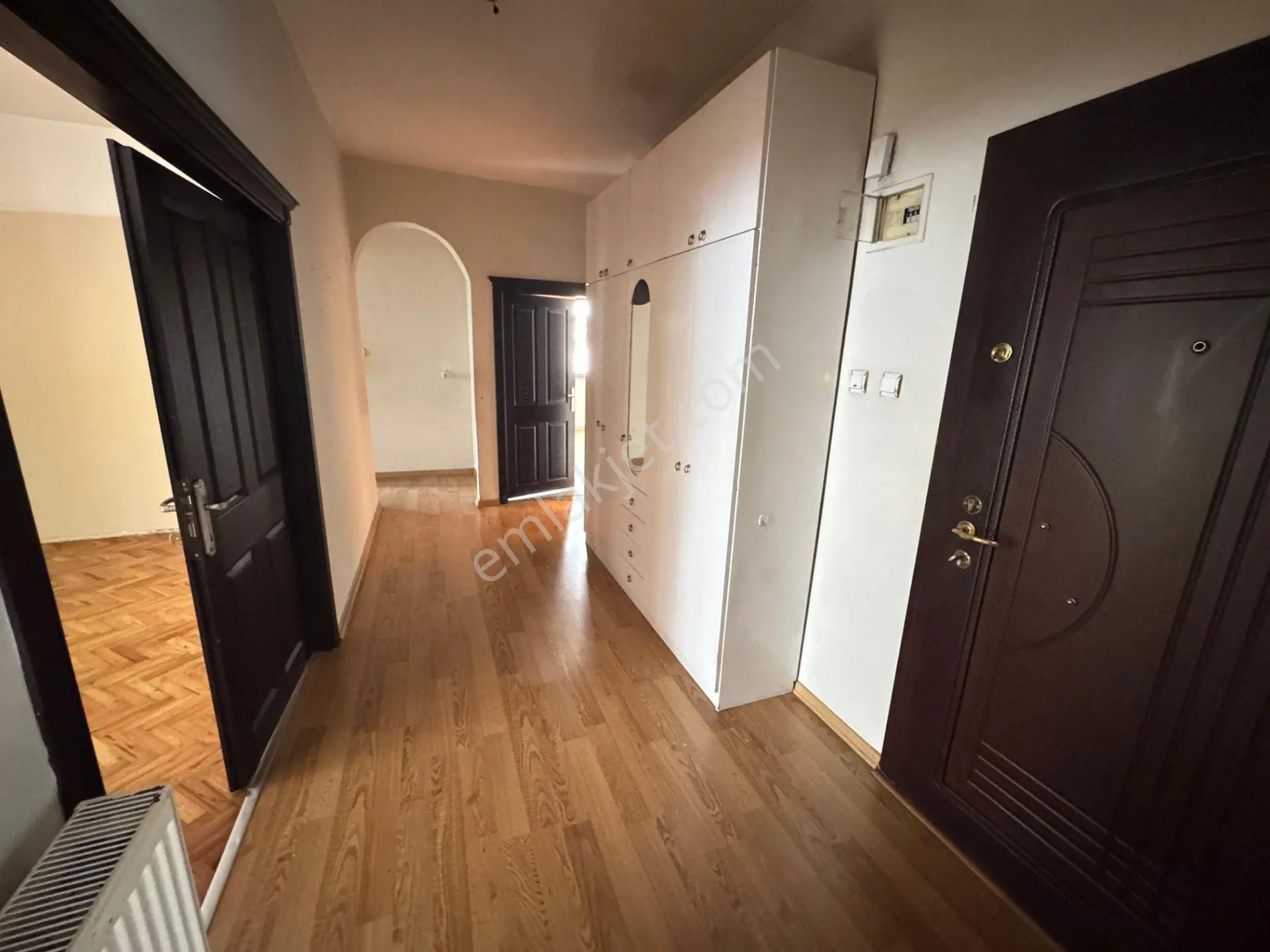 2 Nolu Beşirli'de Merkezi Konumda Satılık Daire — fotoğraf 2