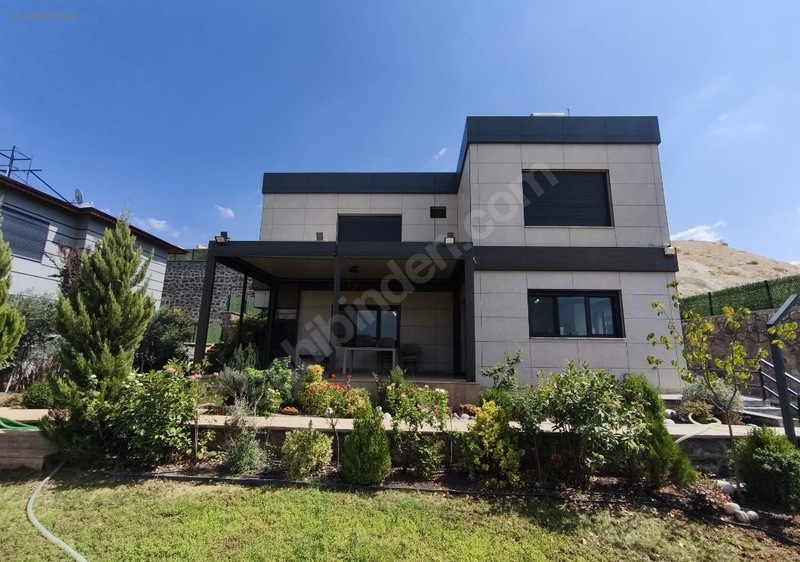 Remax Özgür'den Burç Esentepe De Müthiş Yaşam Alanı Eşyalı Villa — fotoğraf 2