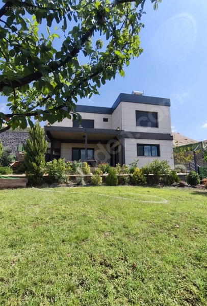 Remax Özgür'den Burç Esentepe De Müthiş Yaşam Alanı Eşyalı Villa — fotoğraf 5