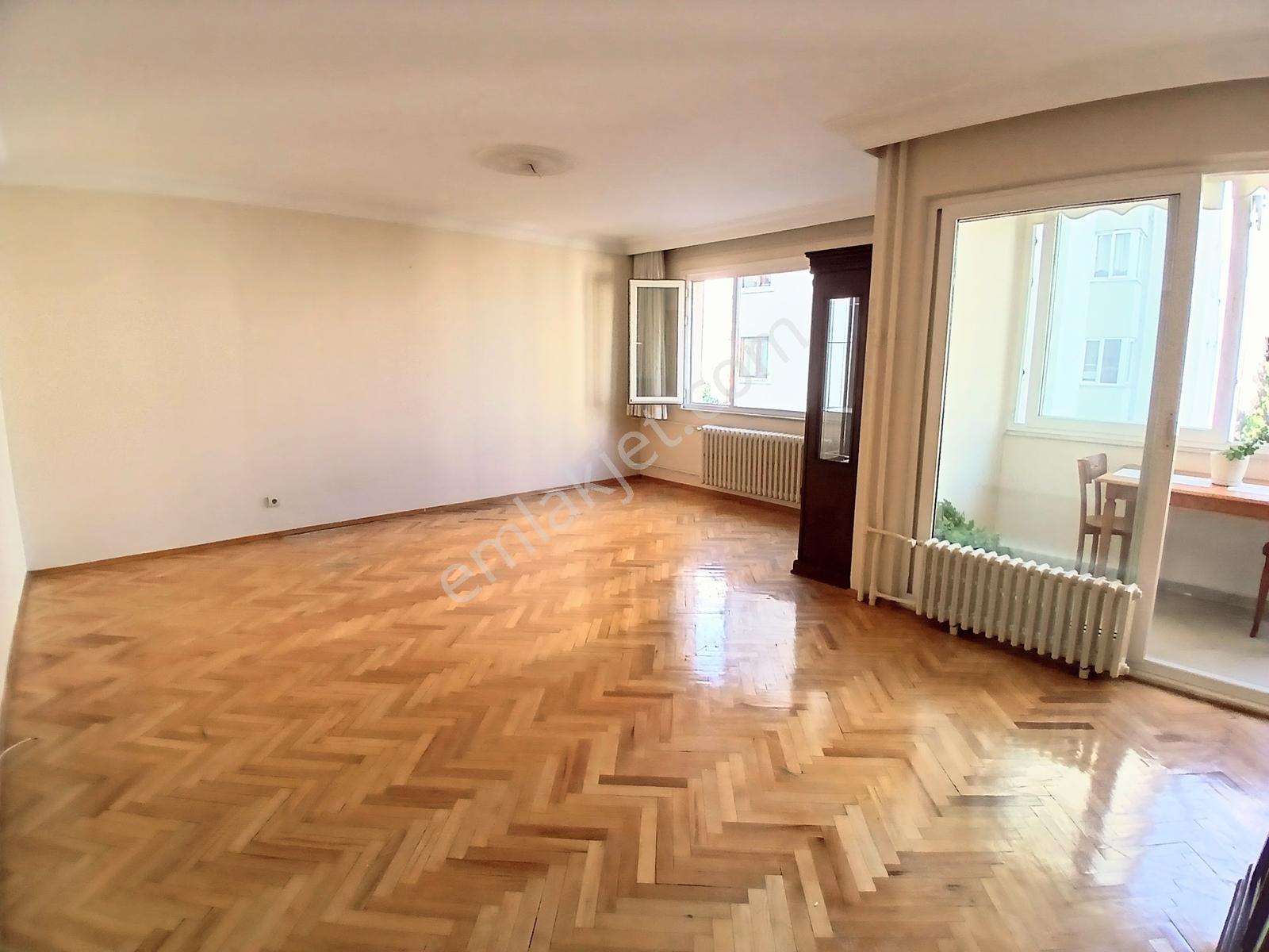 Kozyatağı Oyak C Sitesi'nde Satılık 3+1 Daire — fotoğraf 2