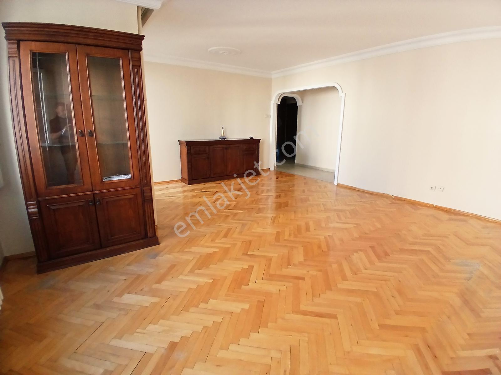 Kozyatağı Oyak C Sitesi'nde Satılık 3+1 Daire — fotoğraf 6