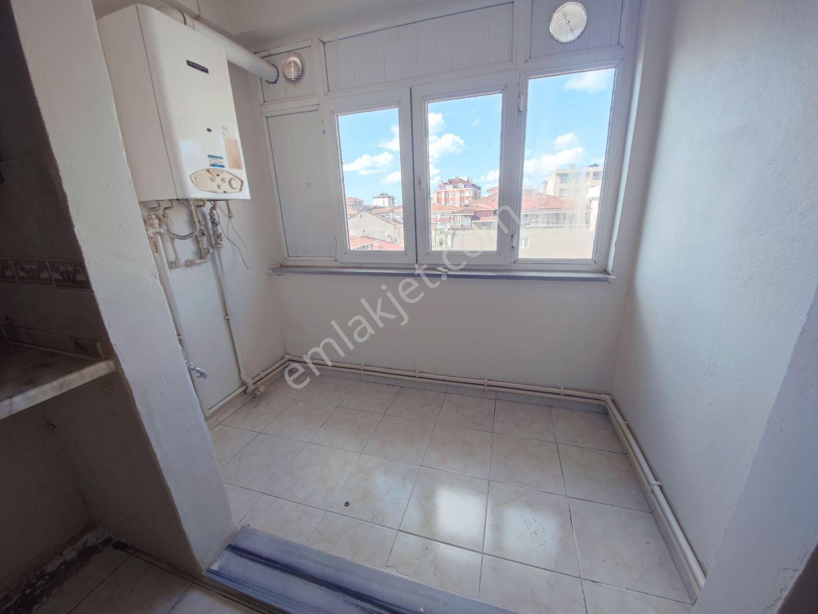 Çamçeşme Mah E-5 Cuma Pazarına Yakın 2+1 Kombili Daire — fotoğraf 9