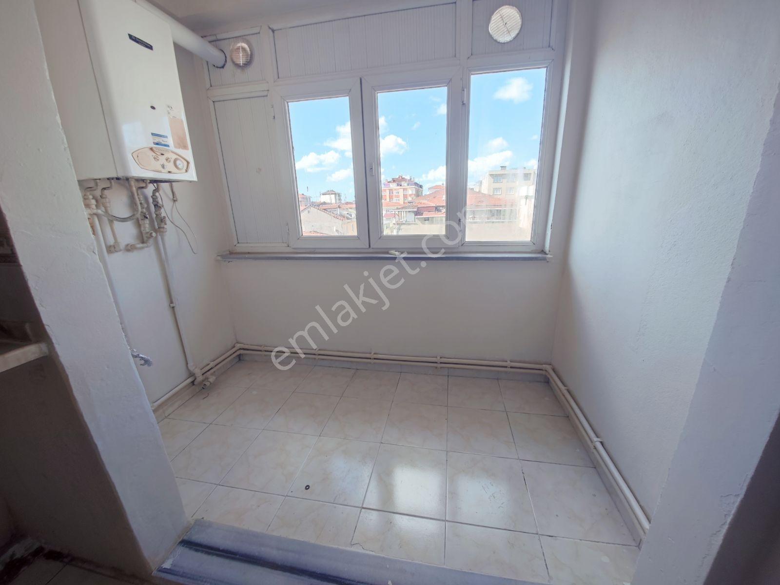 Çamçeşme Mah E-5 Cuma Pazarına Yakın 2+1 Kombili Daire — fotoğraf 14