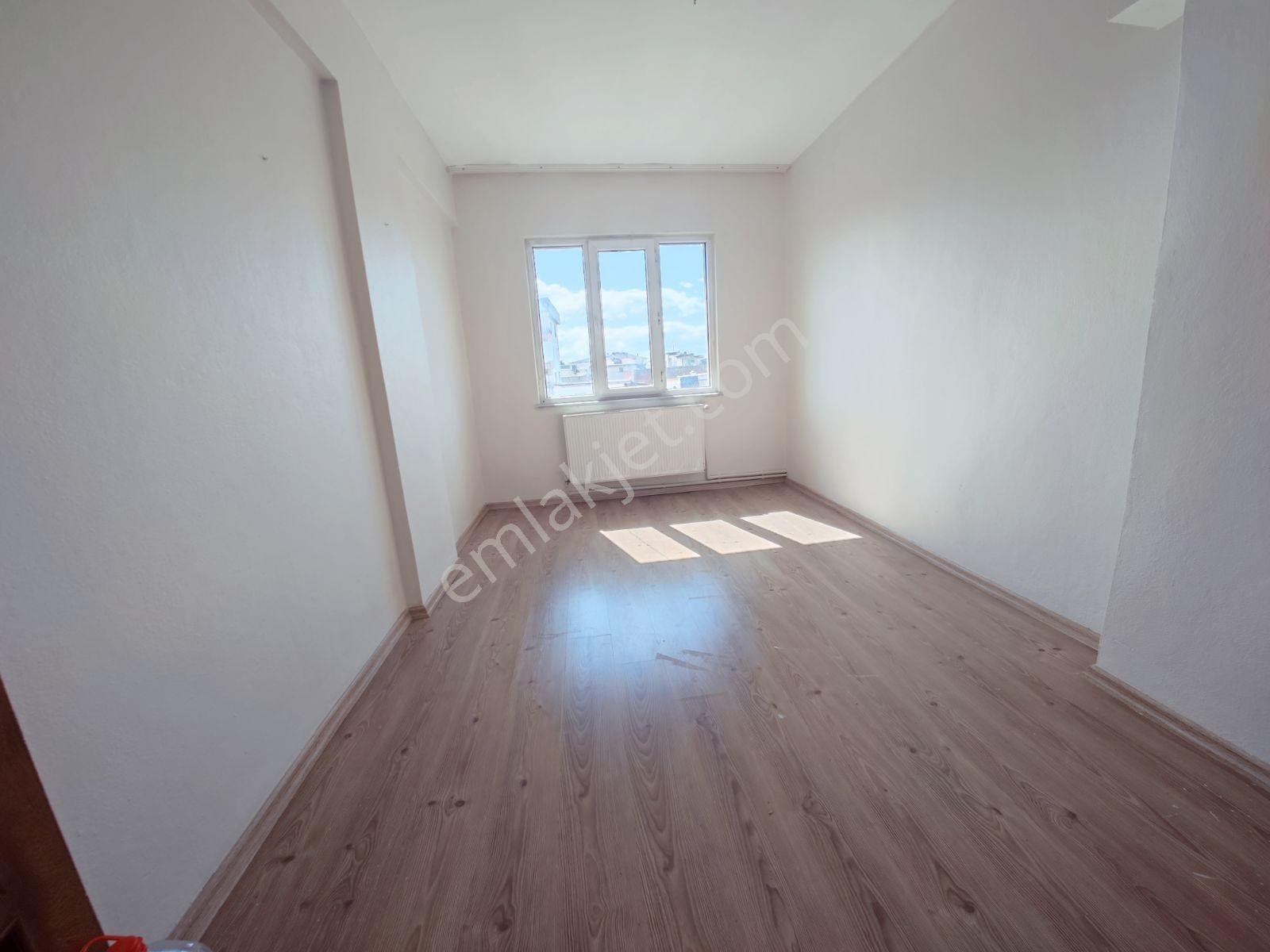 Çamçeşme Mah E-5 Cuma Pazarına Yakın 2+1 Kombili Daire — fotoğraf 18
