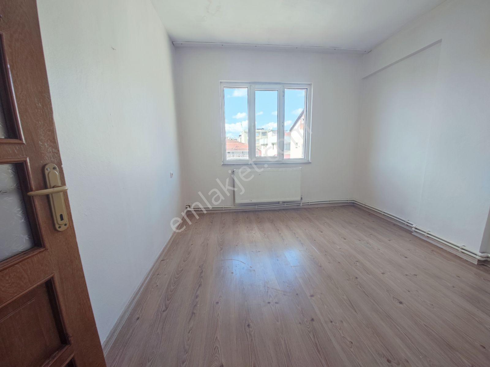 Çamçeşme Mah E-5 Cuma Pazarına Yakın 2+1 Kombili Daire — fotoğraf 21
