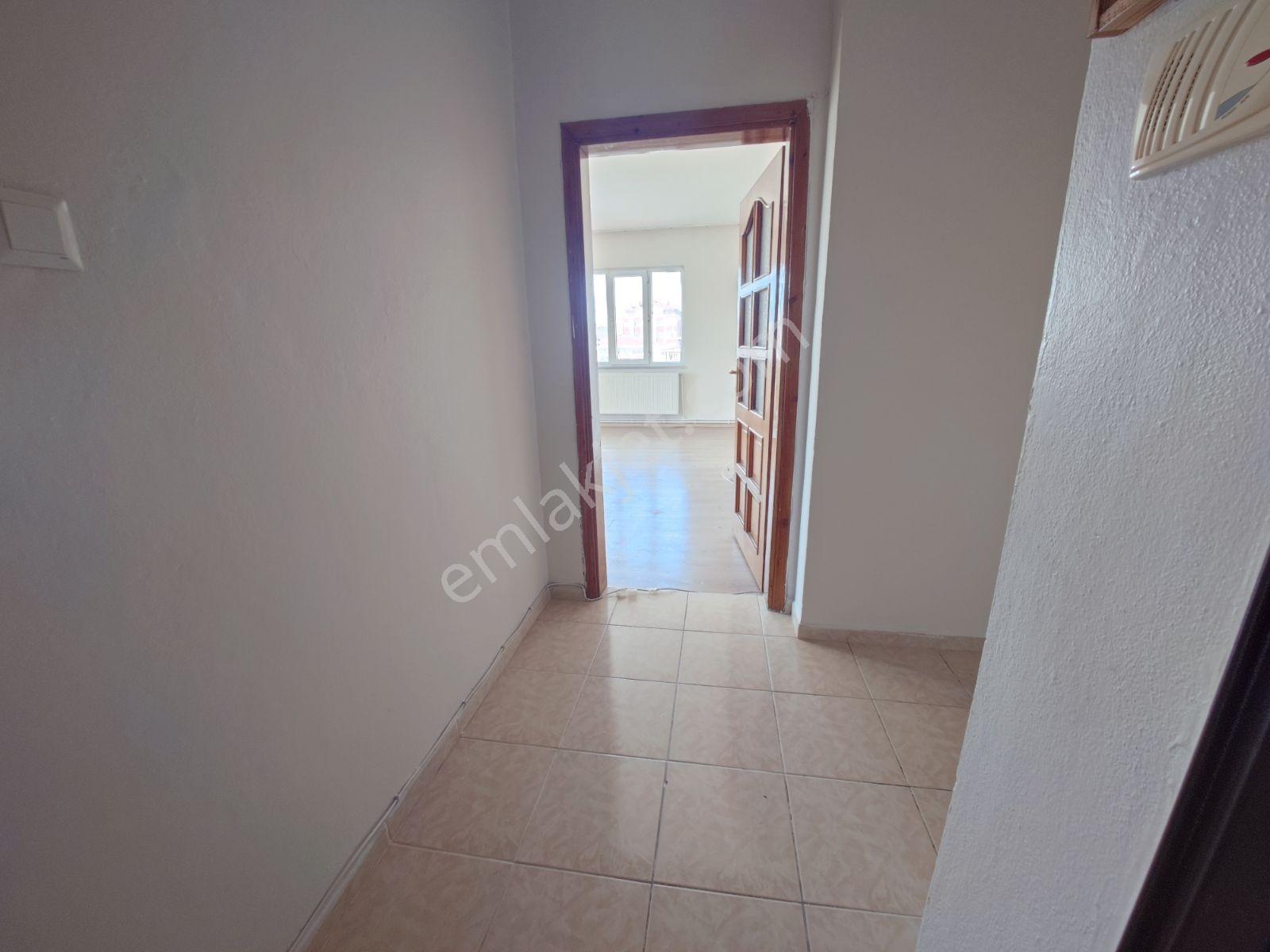 Çamçeşme Mah E-5 Cuma Pazarına Yakın 2+1 Kombili Daire — fotoğraf 26