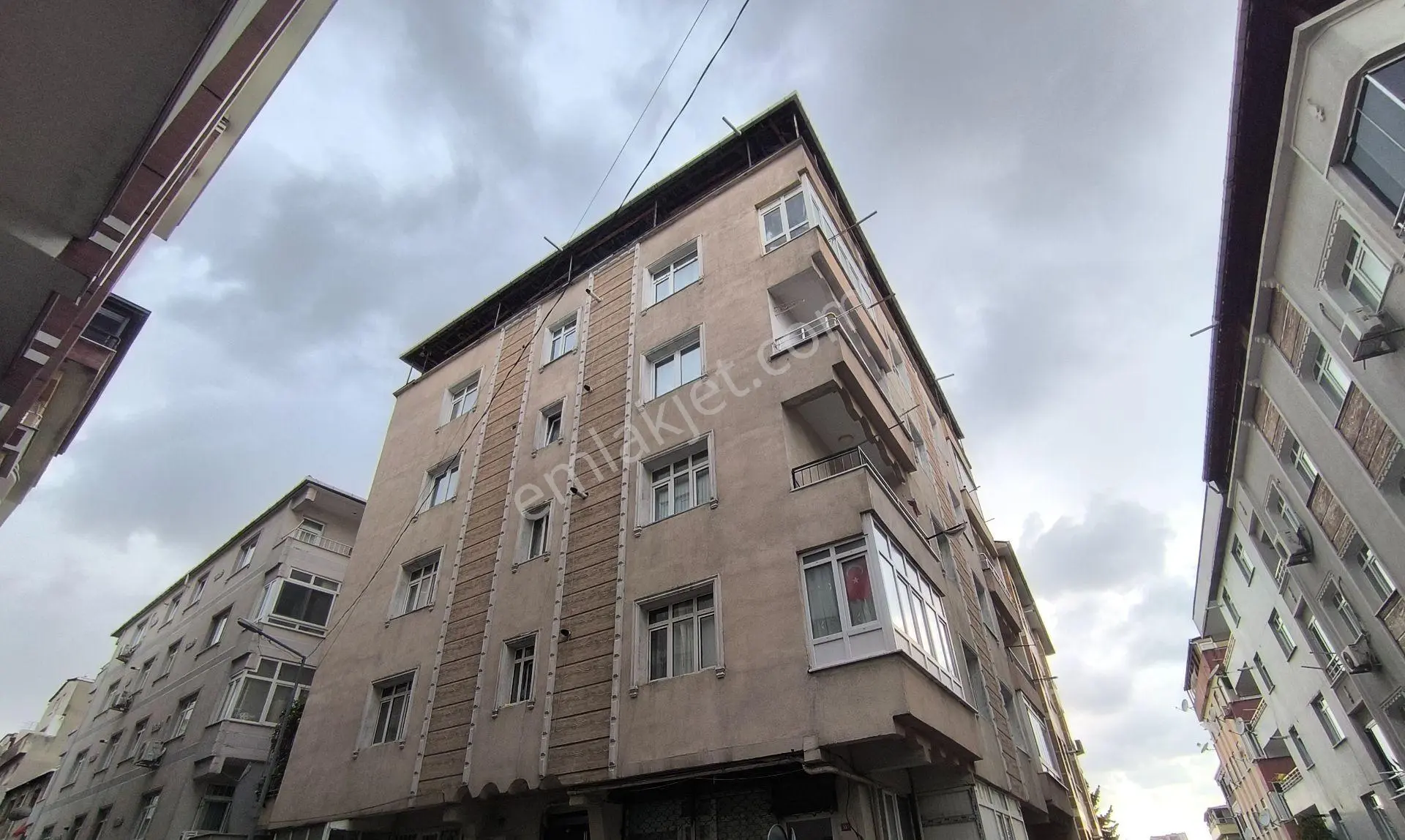 Yenibosnada 2+1 115m2 1.kat Hisseli Daire