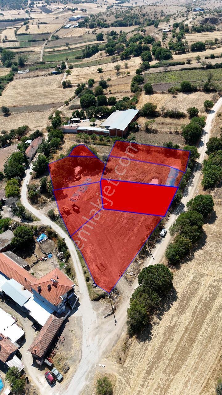 Remax Mıd Nergız Mahallesı 831 M² Imarlı Arsa