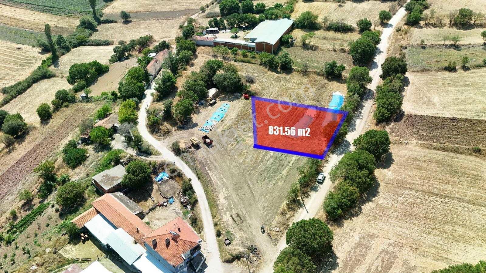 Remax Mıd Nergız Mahallesı 831 M² Imarlı Arsa — fotoğraf 2