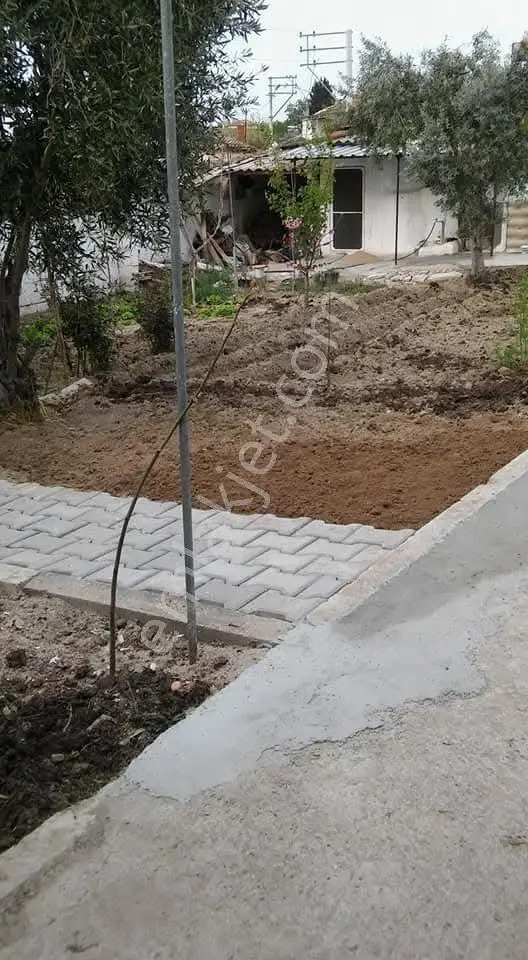 Acil Satılık! Turgutlu Sinirli’De 242 M² Tek Tapu Bahçeli Müstakil Ev