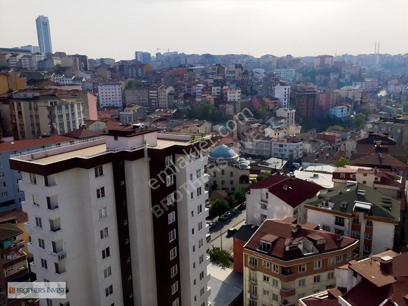 Brothers'tan Ne 04 Projesi Yüksek Kat Çift Cephe Boş Studyo
