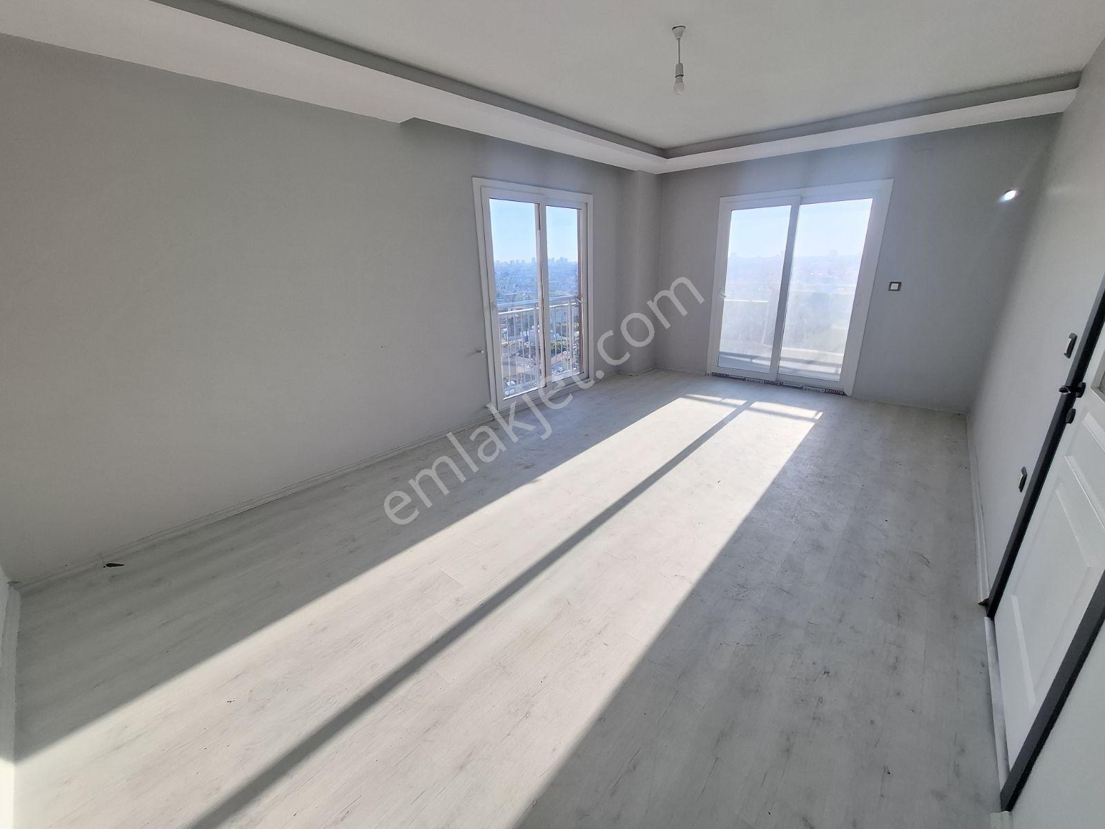 E-5 Yoluna Çok Yakın Özel Güvenlikli Acill Satılık 3+1 Daire