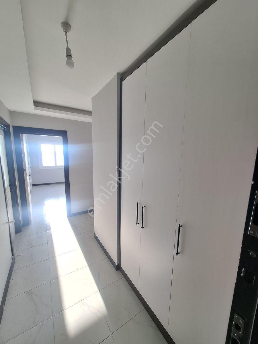 E-5 Yoluna Çok Yakın Özel Güvenlikli Acill Satılık 3+1 Daire — fotoğraf 16
