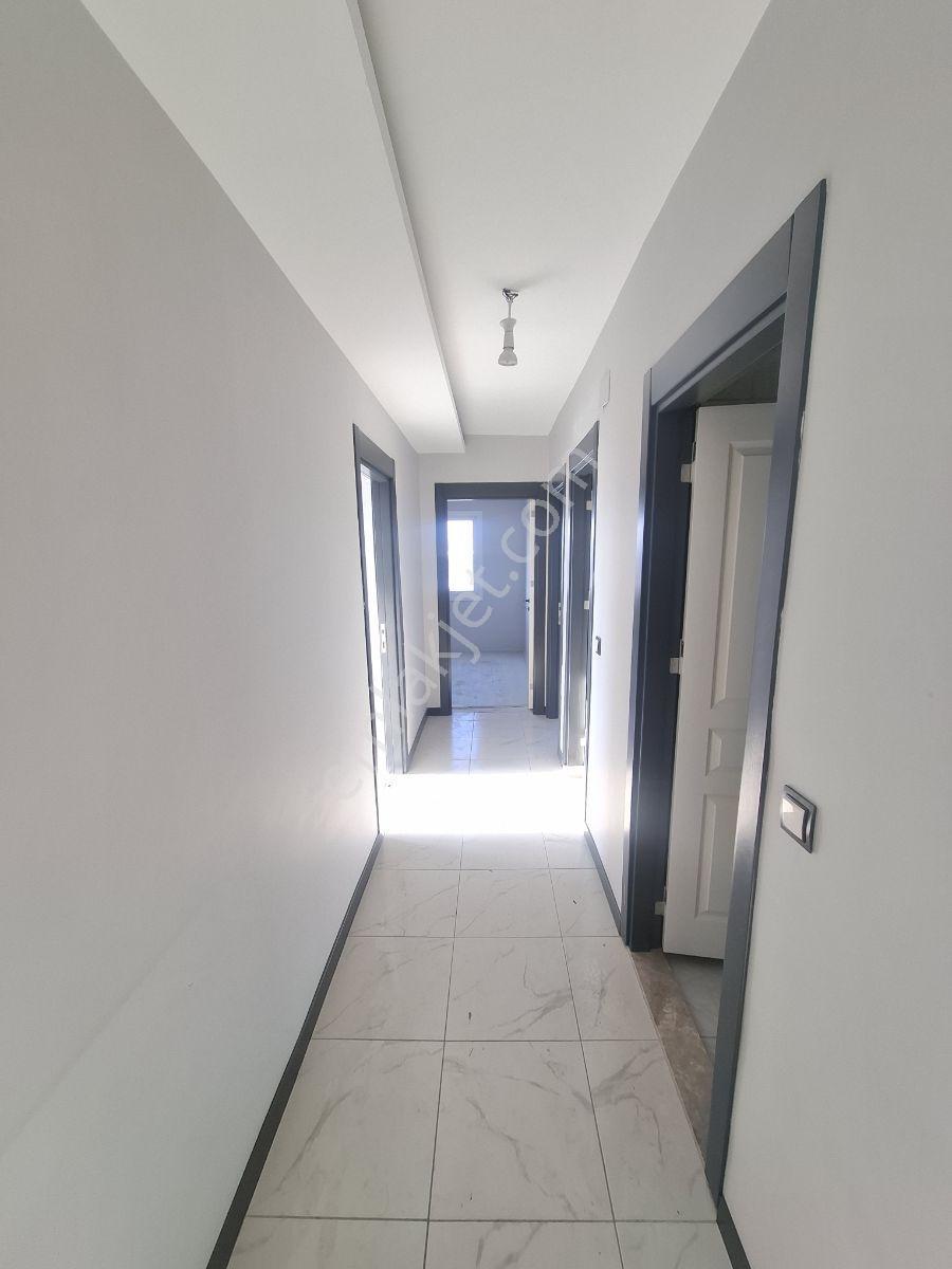 E-5 Yoluna Çok Yakın Özel Güvenlikli Acill Satılık 3+1 Daire — fotoğraf 18