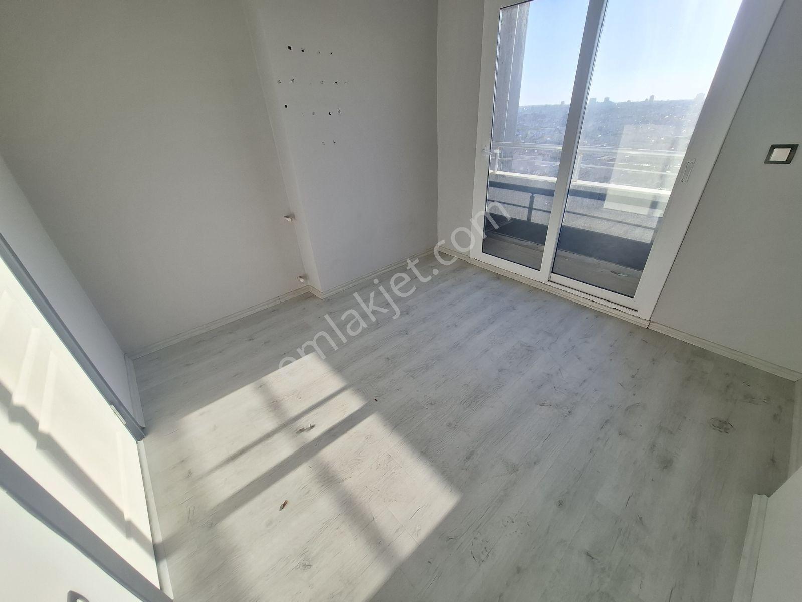 E-5 Yoluna Çok Yakın Özel Güvenlikli Acill Satılık 3+1 Daire — fotoğraf 22