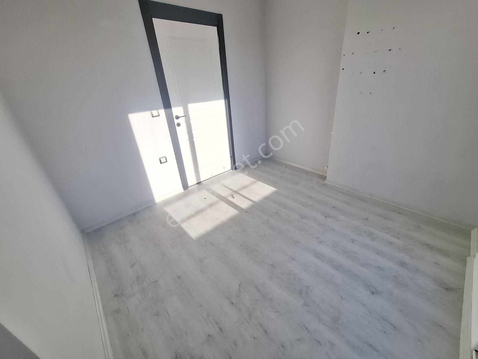 E-5 Yoluna Çok Yakın Özel Güvenlikli Acill Satılık 3+1 Daire — fotoğraf 23