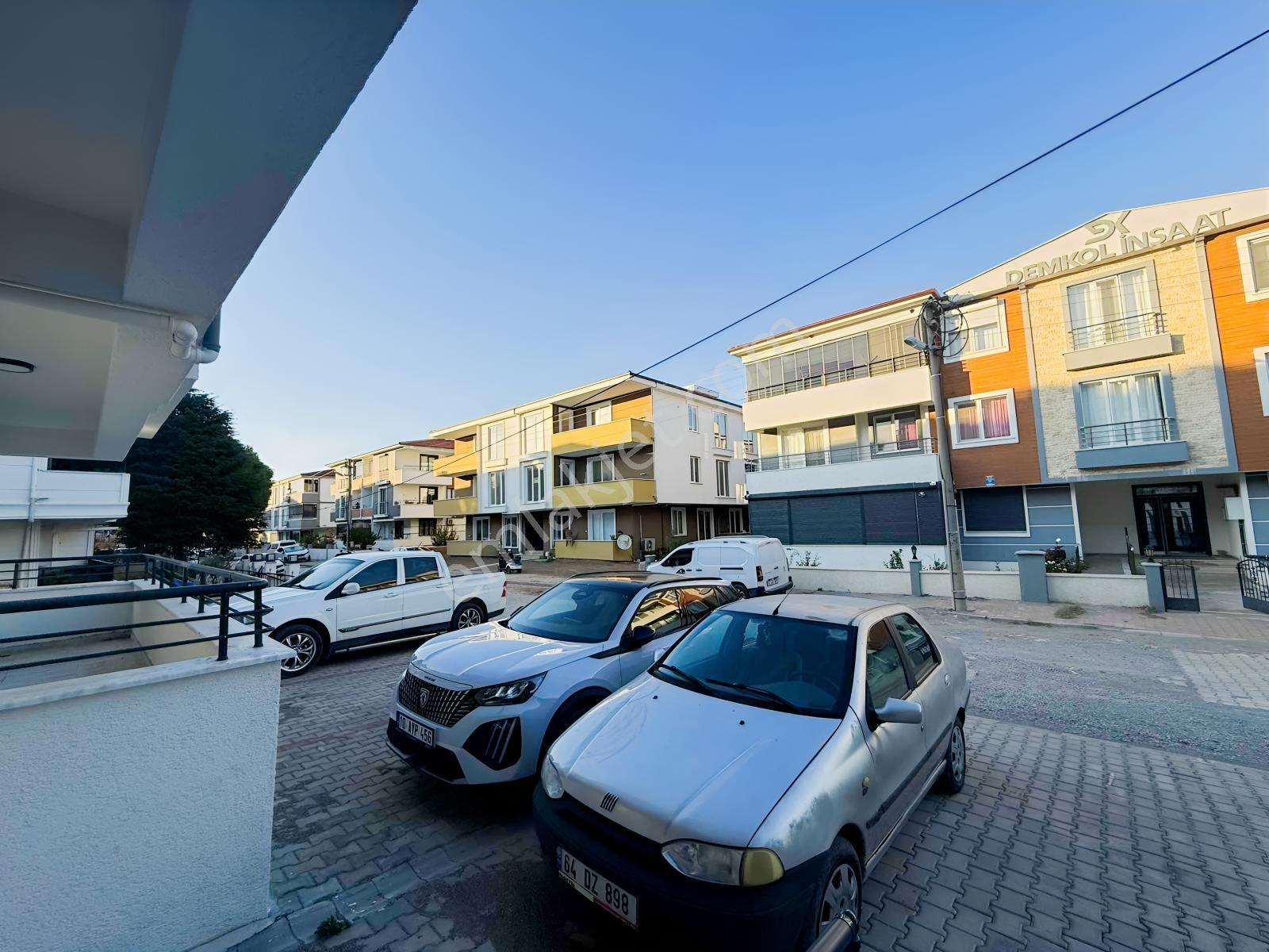 Yamaç Emlaktan Mükemmel Konumda Cam Sokağında 3+1 Daire Ara Kat — fotoğraf 4