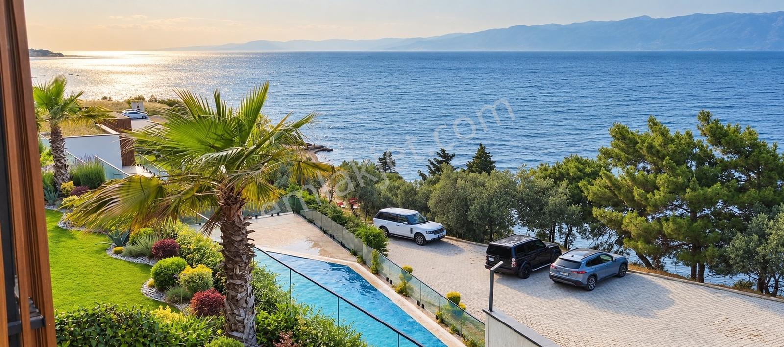 Modern, Zarif Ve Emsalsiz Kesintisiz Deniz Manzaralı Villa