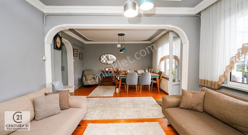 C21 Cius; Şehir Ve Deniz Manzaralı Geniş Satılık 2+1 — fotoğraf 3