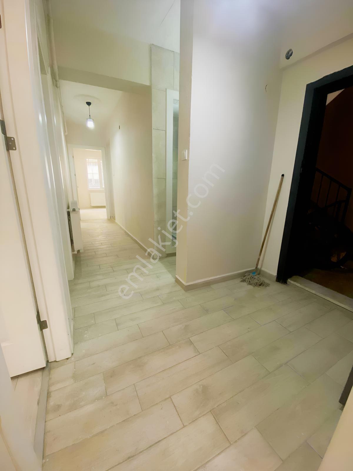 Cumhuriyetde 3+1 Yüksek Giriş Katı — fotoğraf 9