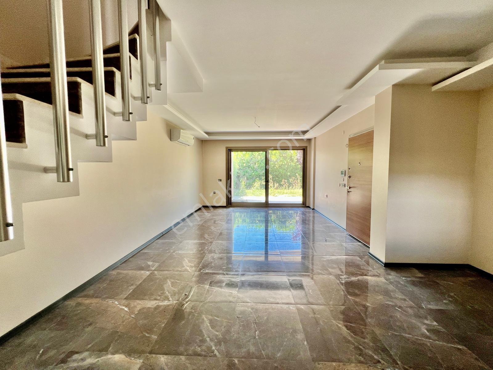 Urla Atatürk Mahallesinde Site İçerisinde Satılık Villa — fotoğraf 10
