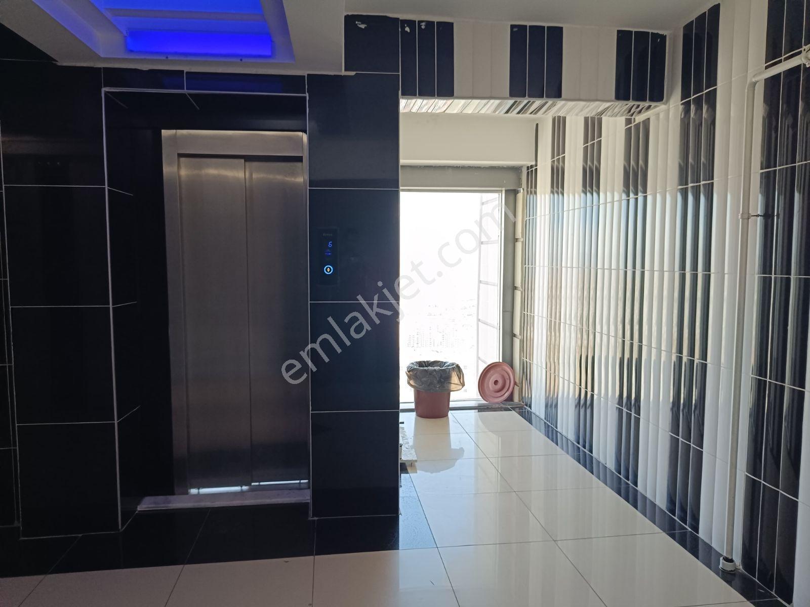 Adil Emlak'tan Acil Satılık Cumhuriyet Mh 4+1 Daire — fotoğraf 2