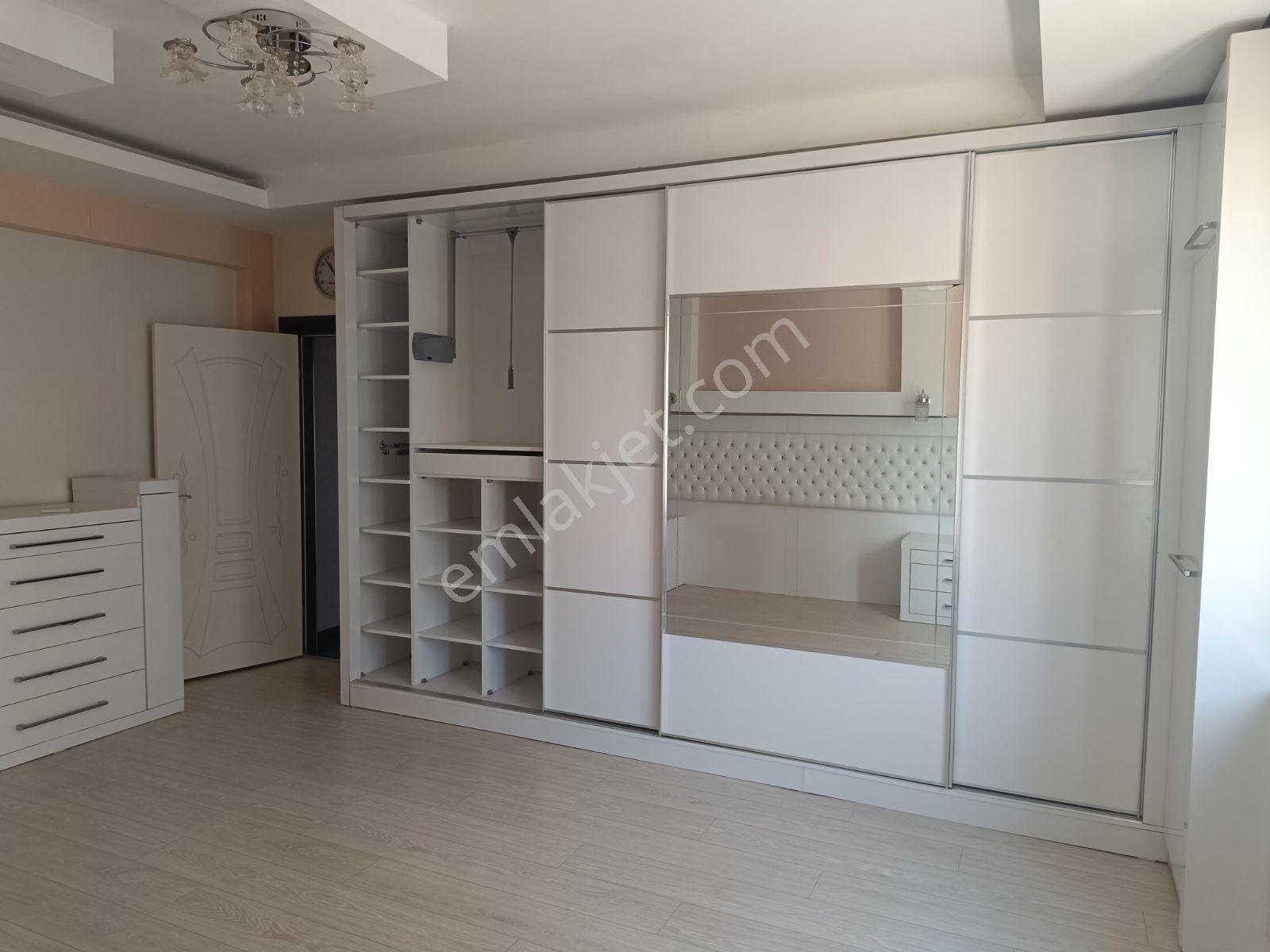 Adil Emlak'tan Acil Satılık Cumhuriyet Mh 4+1 Daire — fotoğraf 12