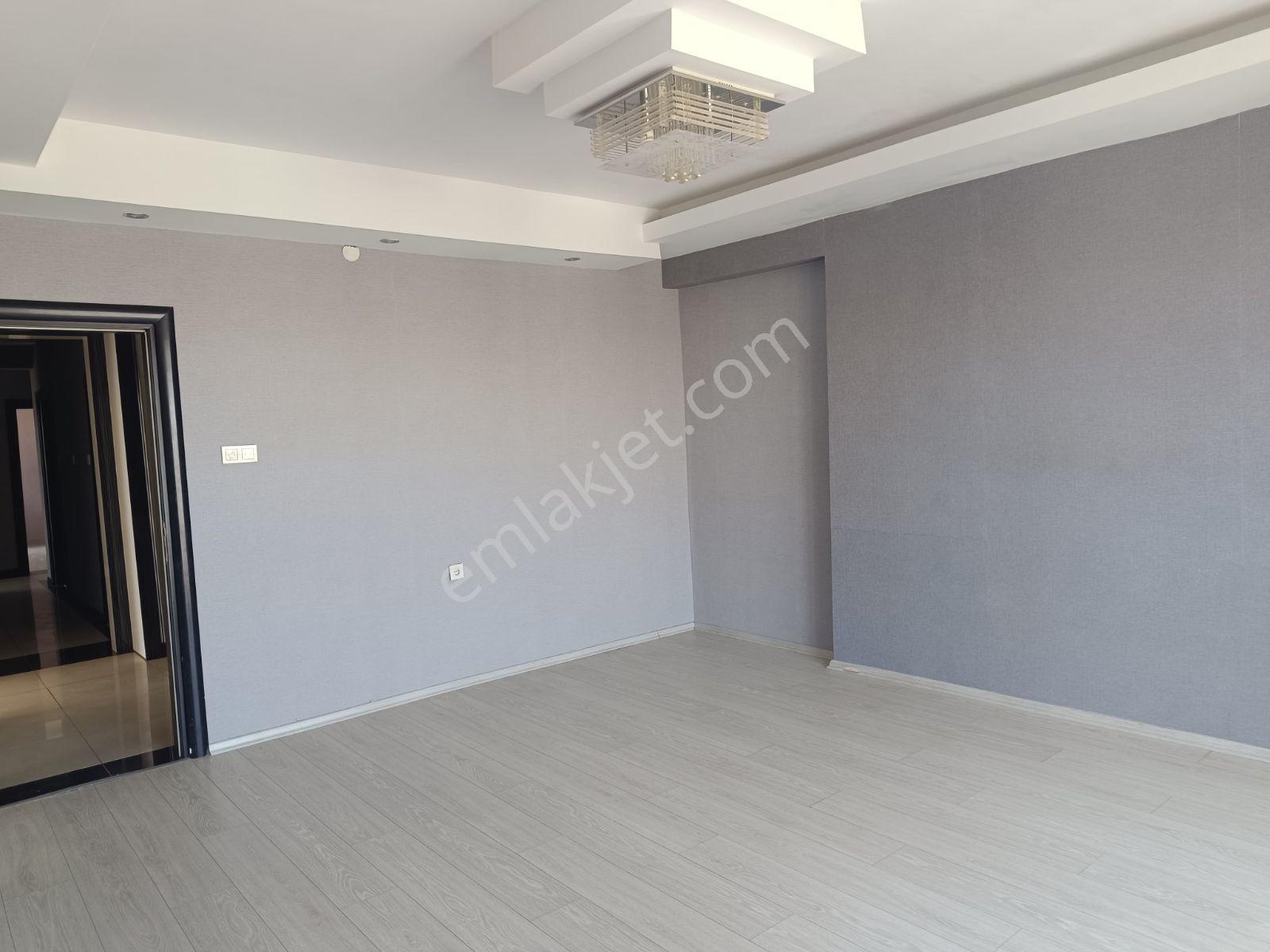 Adil Emlak'tan Acil Satılık Cumhuriyet Mh 4+1 Daire — fotoğraf 35
