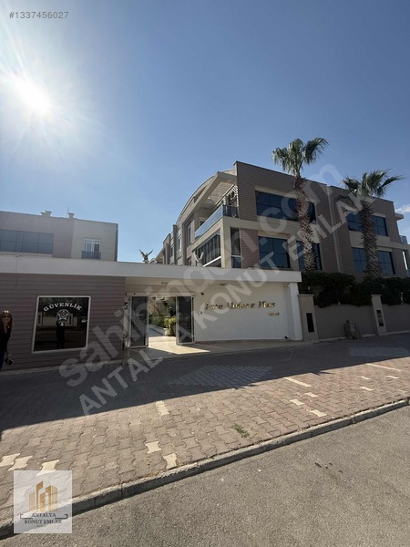 Güzeloba Kapalı Otoparklı Havuzlu Site İçerisinde 2+1 — fotoğraf 8