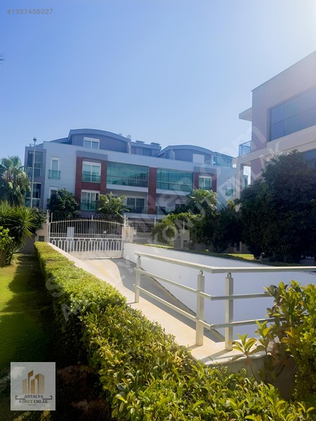 Güzeloba Kapalı Otoparklı Havuzlu Site İçerisinde 2+1 — fotoğraf 10