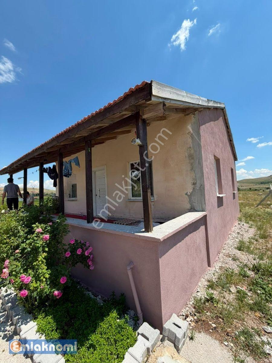 Emlaknomi'den Burhan Satılık Hobi Bahçesi 4470 M2 İçerisinde Ev Var Su Var — fotoğraf 5