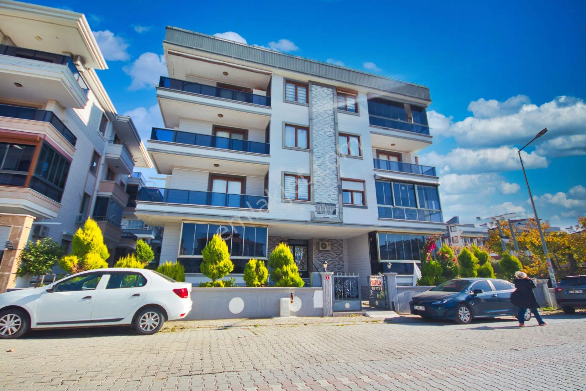 ⬜⬜Aktif'Ten Akçay'Da Satılık Ön Cephe Kombili Cam Balkonlu 2+1 Daire