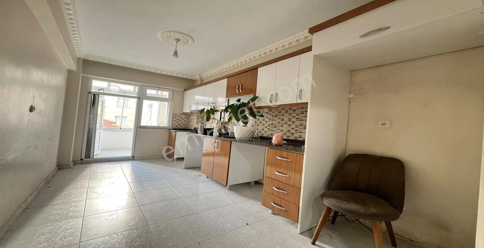 Ergünler İnşaattan Merkezi Konumda 2+1 Arakat Satılık Daire — fotoğraf 3