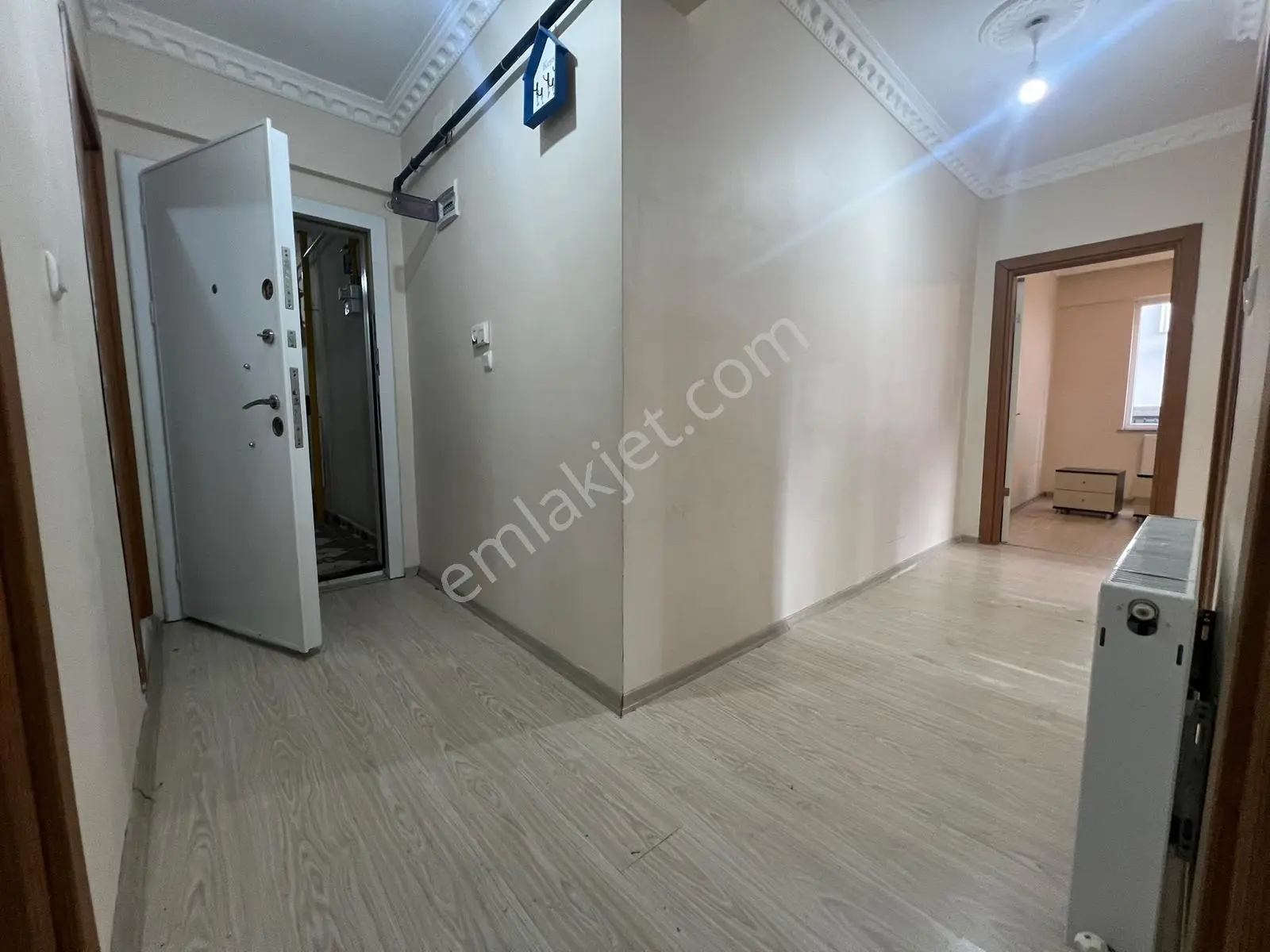Ergünler İnşaattan Merkezi Konumda 2+1 Arakat Satılık Daire — fotoğraf 5