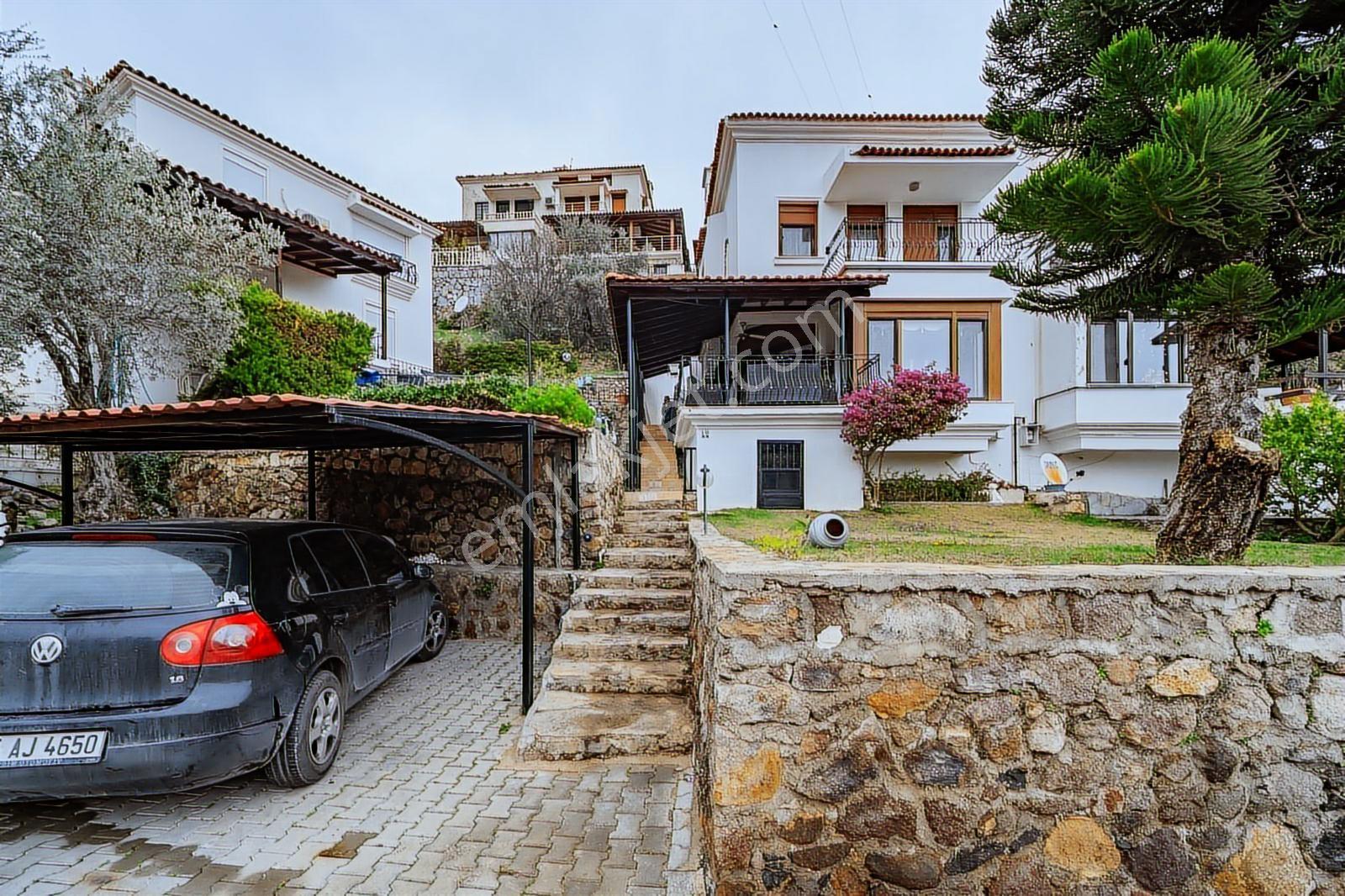 Urla İskele Yelkenkaya Sitesi'nde Satıklık 3+1 Özel Villa — fotoğraf 5