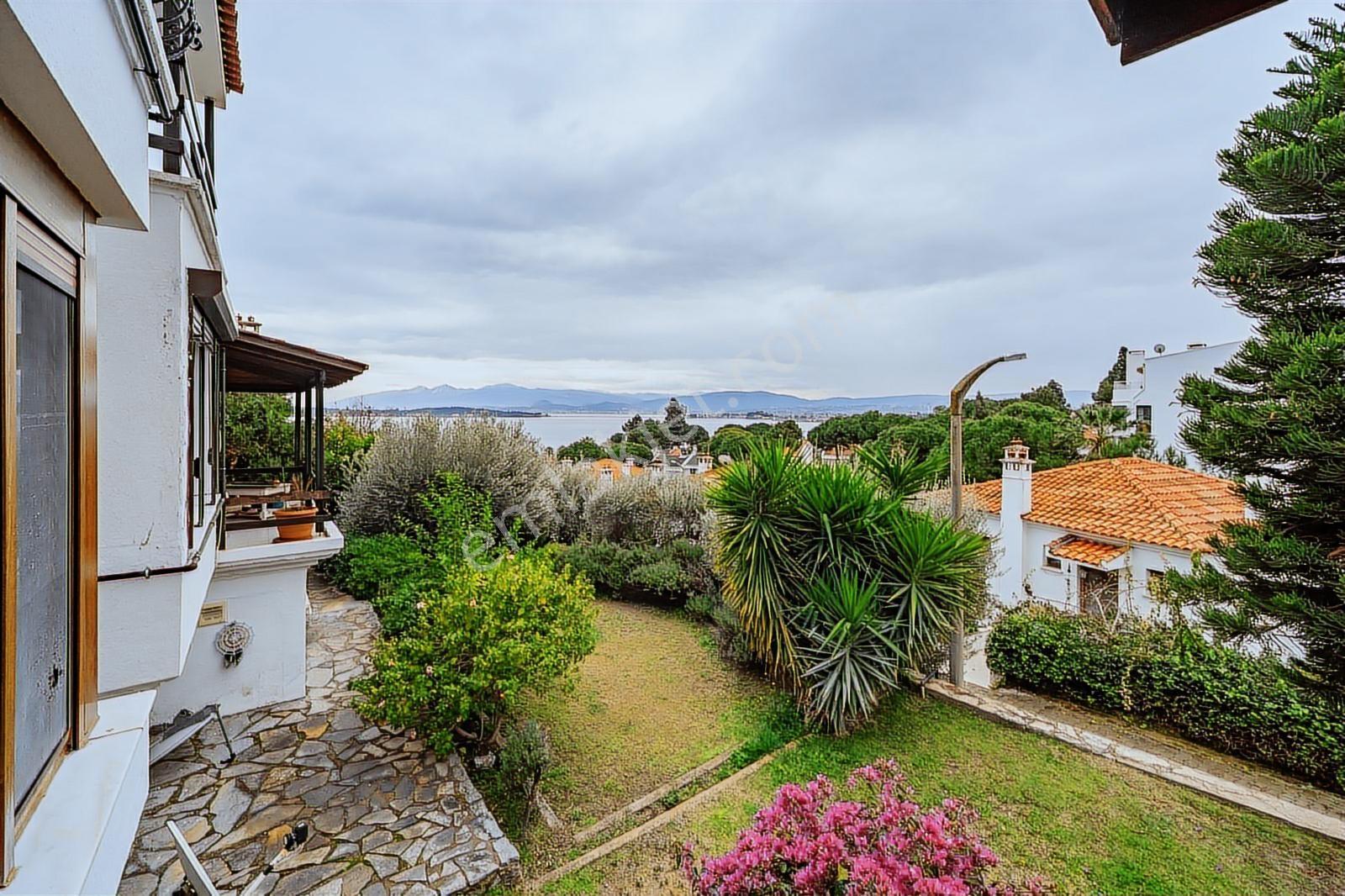 Urla İskele Yelkenkaya Sitesi'nde Satıklık 3+1 Özel Villa — fotoğraf 6