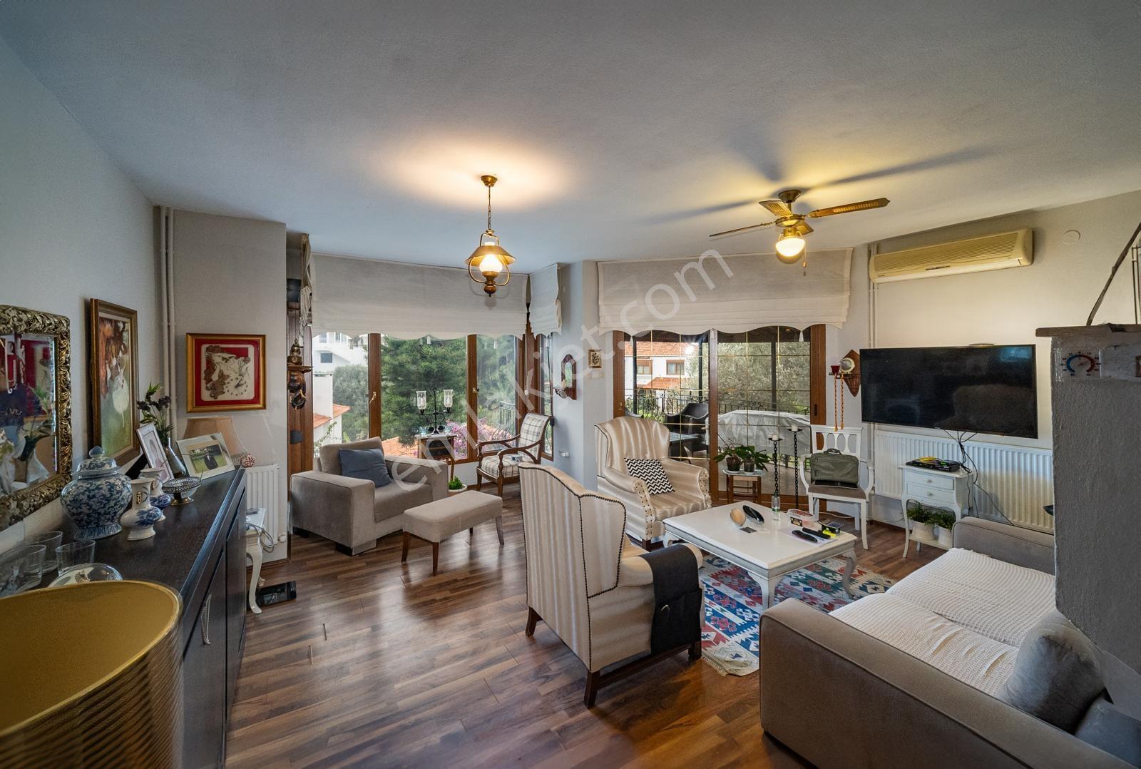 Urla İskele Yelkenkaya Sitesi'nde Satıklık 3+1 Özel Villa — fotoğraf 7