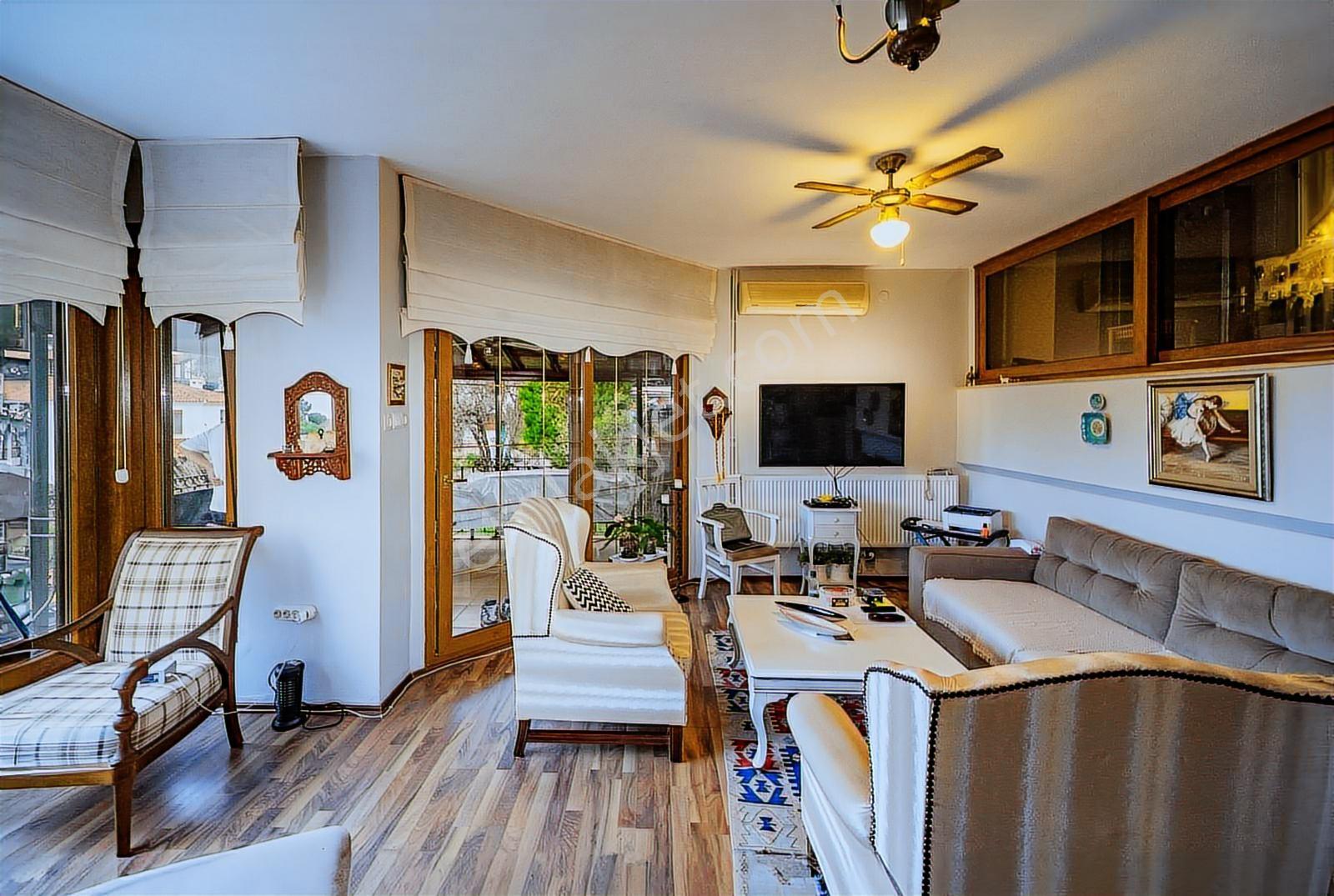 Urla İskele Yelkenkaya Sitesi'nde Satıklık 3+1 Özel Villa — fotoğraf 9