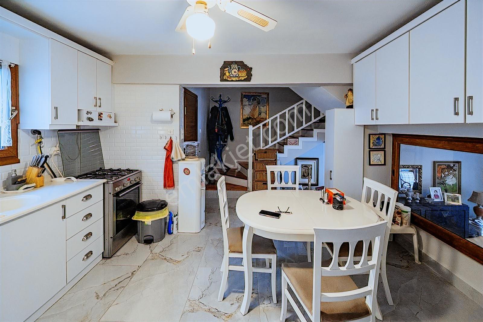 Urla İskele Yelkenkaya Sitesi'nde Satıklık 3+1 Özel Villa — fotoğraf 10