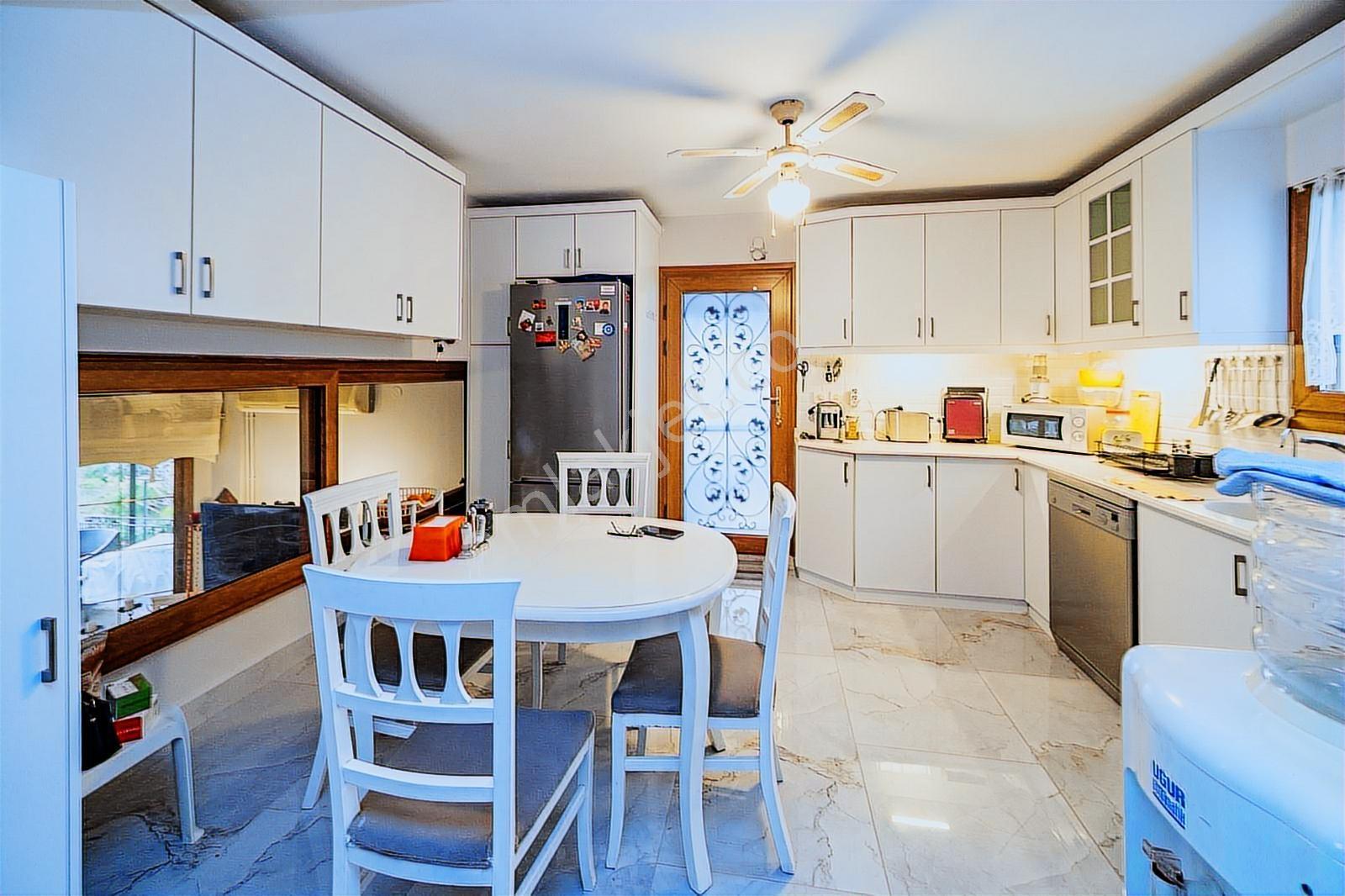 Urla İskele Yelkenkaya Sitesi'nde Satıklık 3+1 Özel Villa — fotoğraf 11