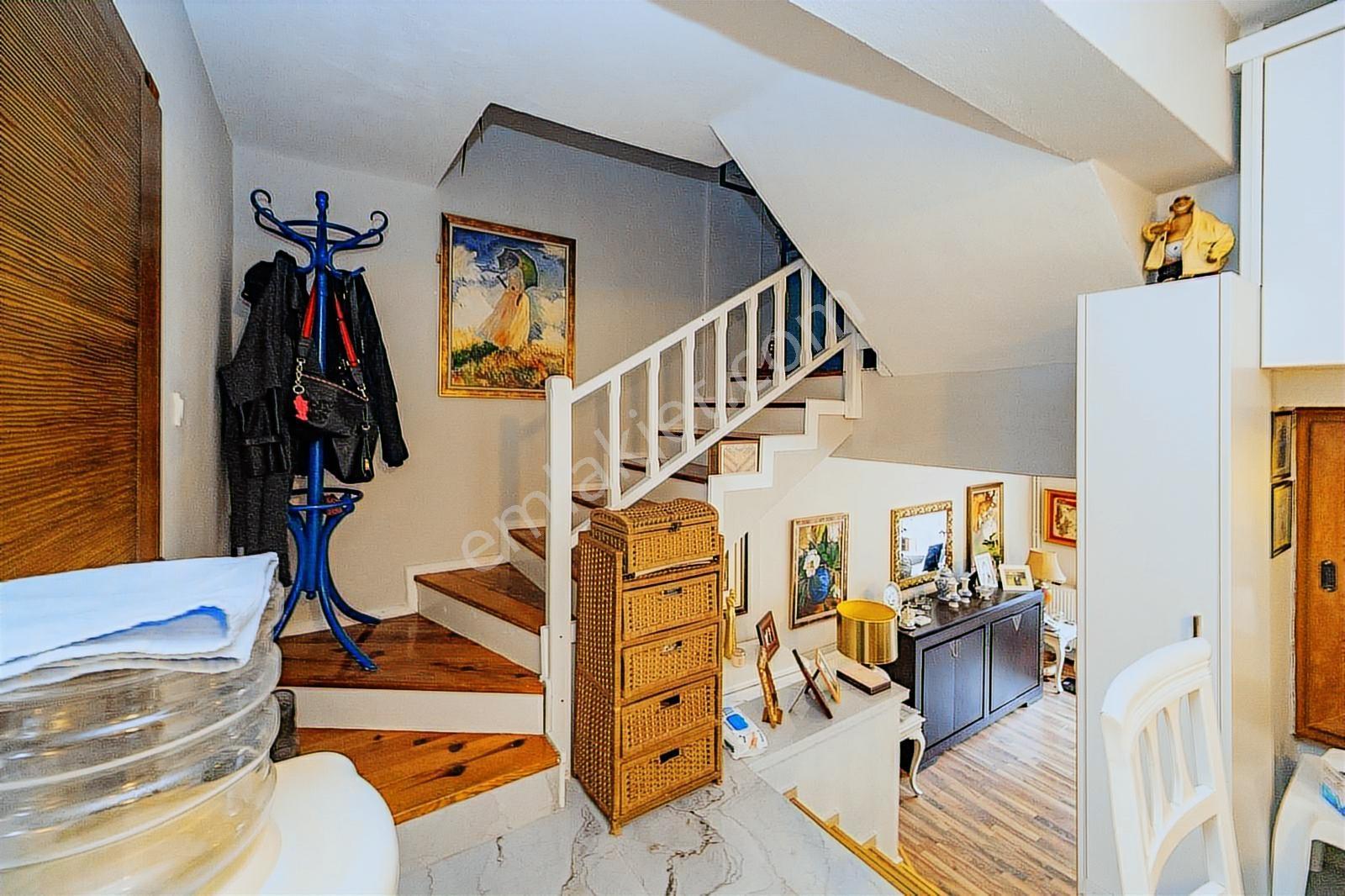 Urla İskele Yelkenkaya Sitesi'nde Satıklık 3+1 Özel Villa — fotoğraf 12