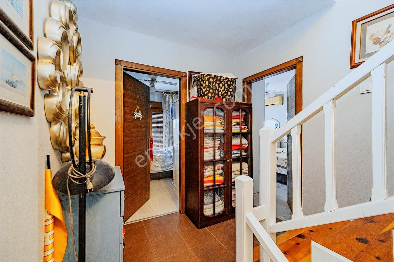 Urla İskele Yelkenkaya Sitesi'nde Satıklık 3+1 Özel Villa — fotoğraf 13