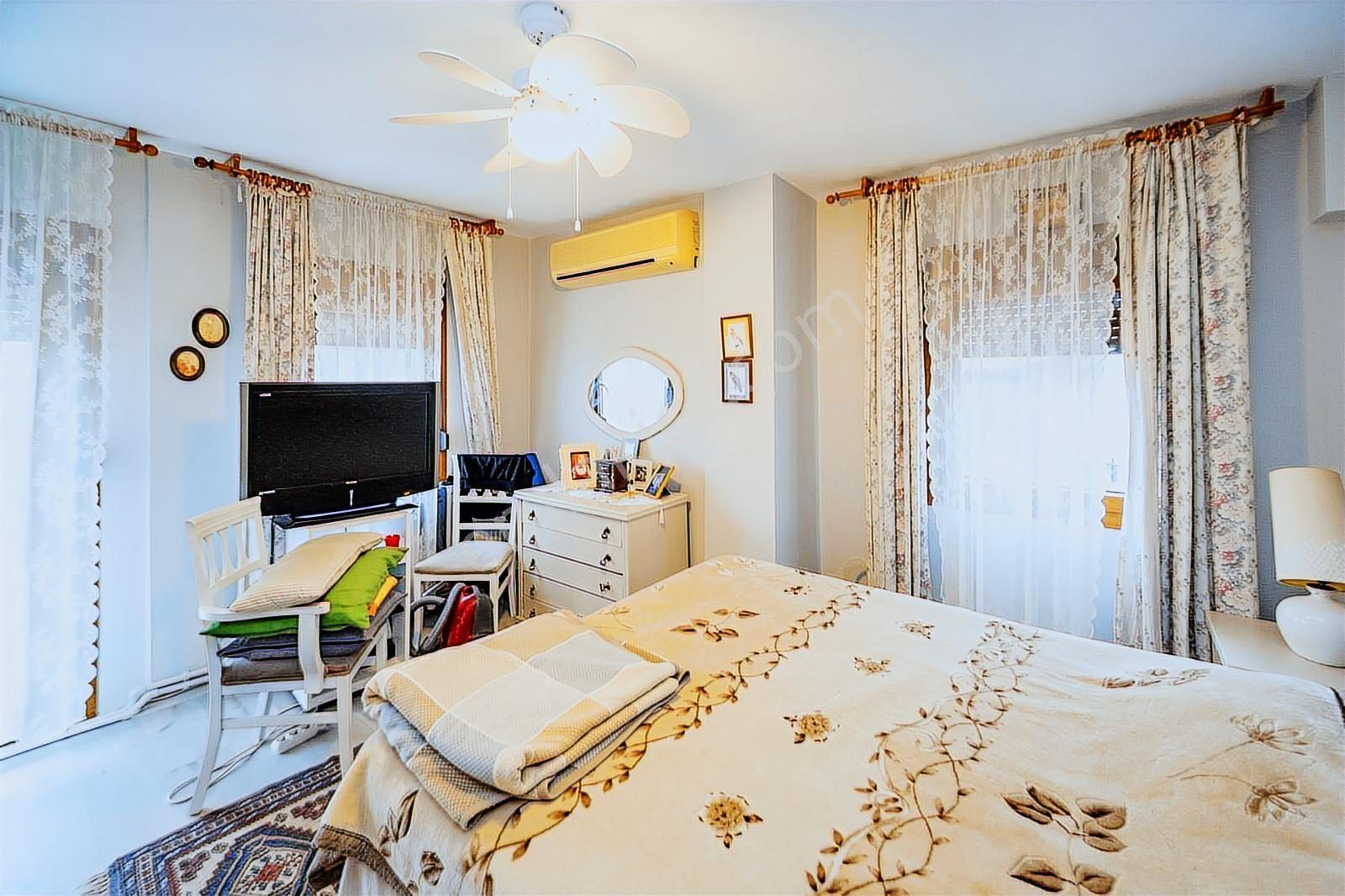 Urla İskele Yelkenkaya Sitesi'nde Satıklık 3+1 Özel Villa — fotoğraf 16