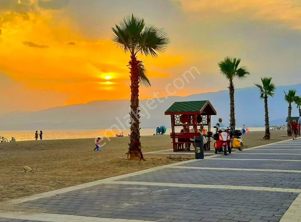 🛑🛑aktiften Akçay'da Satılık Denize 100mt Bahçeli Harika Tasarımlı Fırsat 2+1daire — fotoğraf 2